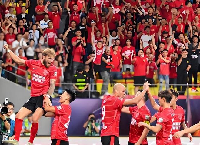 成都蓉城逆袭！约翰阿洛伊西执教展现实力