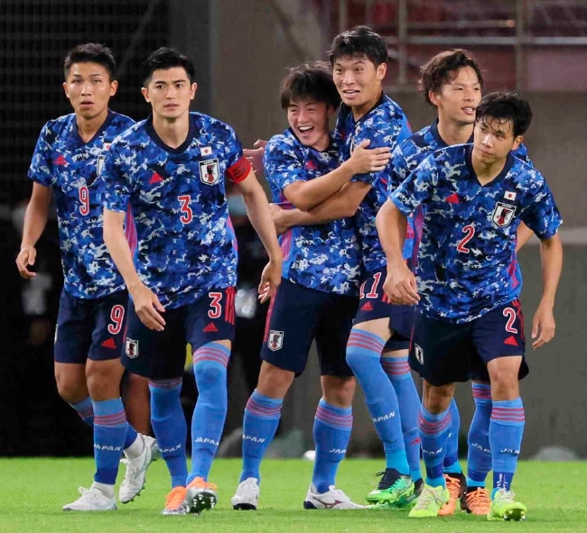 日本6球完胜中国香港